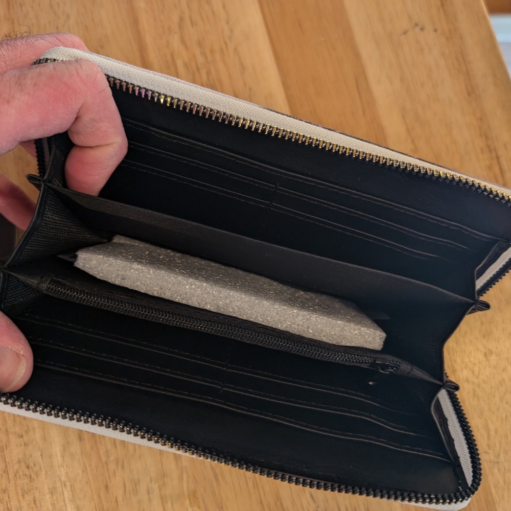 Womens Wallet - Picture 2 of 2